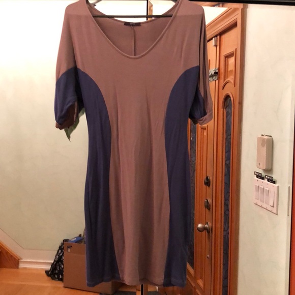 Cute dress , 1/2 length sleeve. Size M - Picture 2 of 5